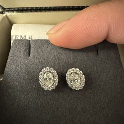 Diamond earrings 