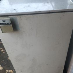 Mini Refrigerator 