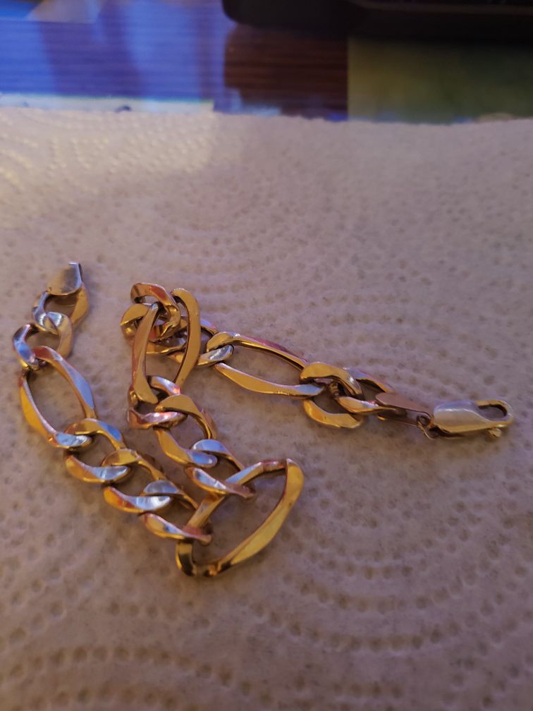 Mans 10k gold bracelet. 13.9 grams