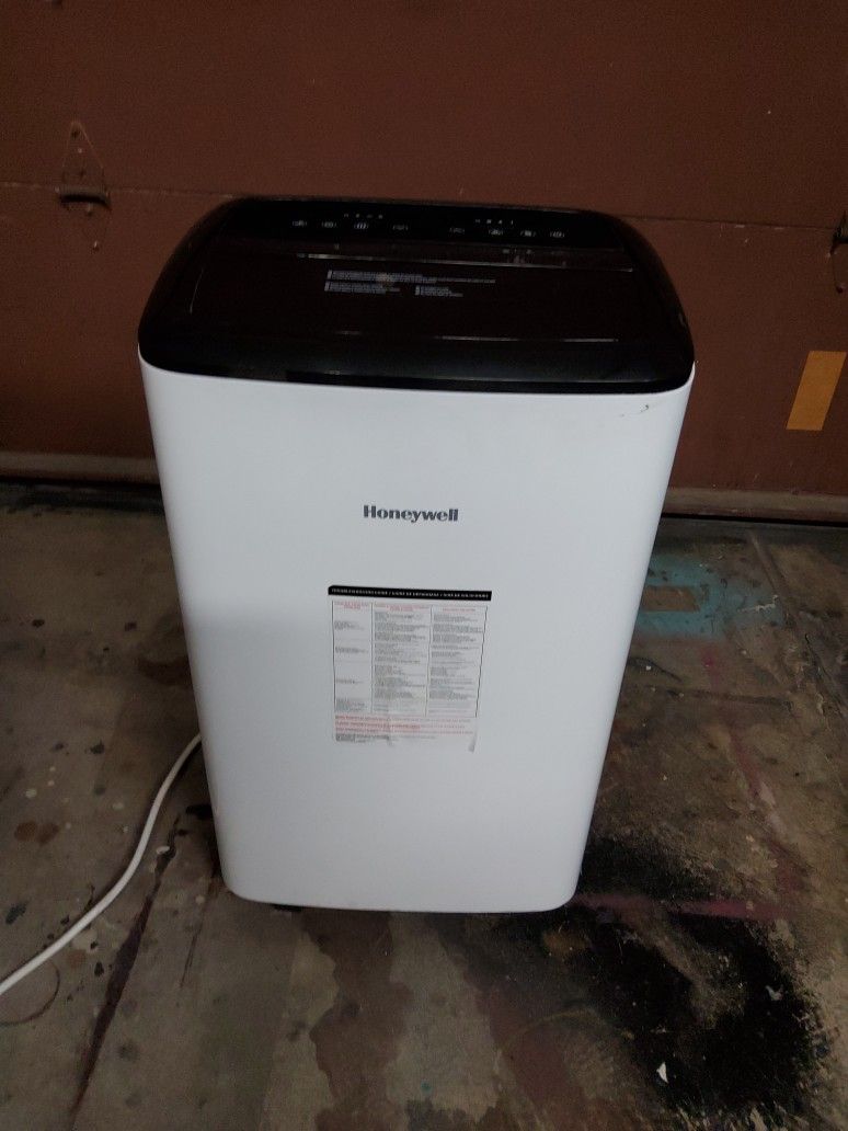 Honeywell Potable  Air Conditioner 10,000 BTU 450 Sq Ft, 3 In 1 