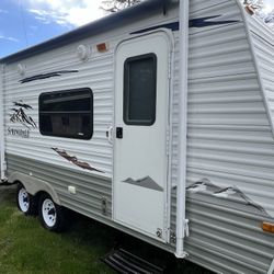 2011 Springdale 189 TravelTrailer FSC Awing/AC Sleeps 7