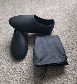 Yeezy Slippers size 11