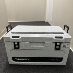Dometic 43L True Seal Cooler