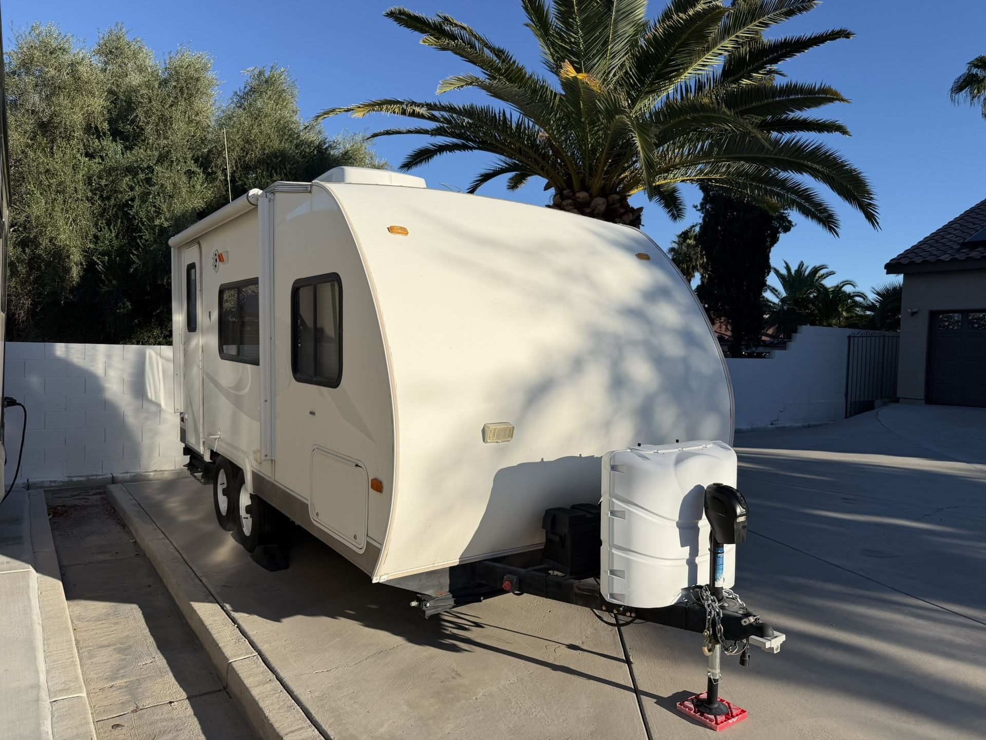 18 ‘ Travel Trailer, Skyline 189