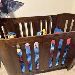 Bloom LUXO 3 In One Wood Crib With Natural Mattress And Custom Linens.