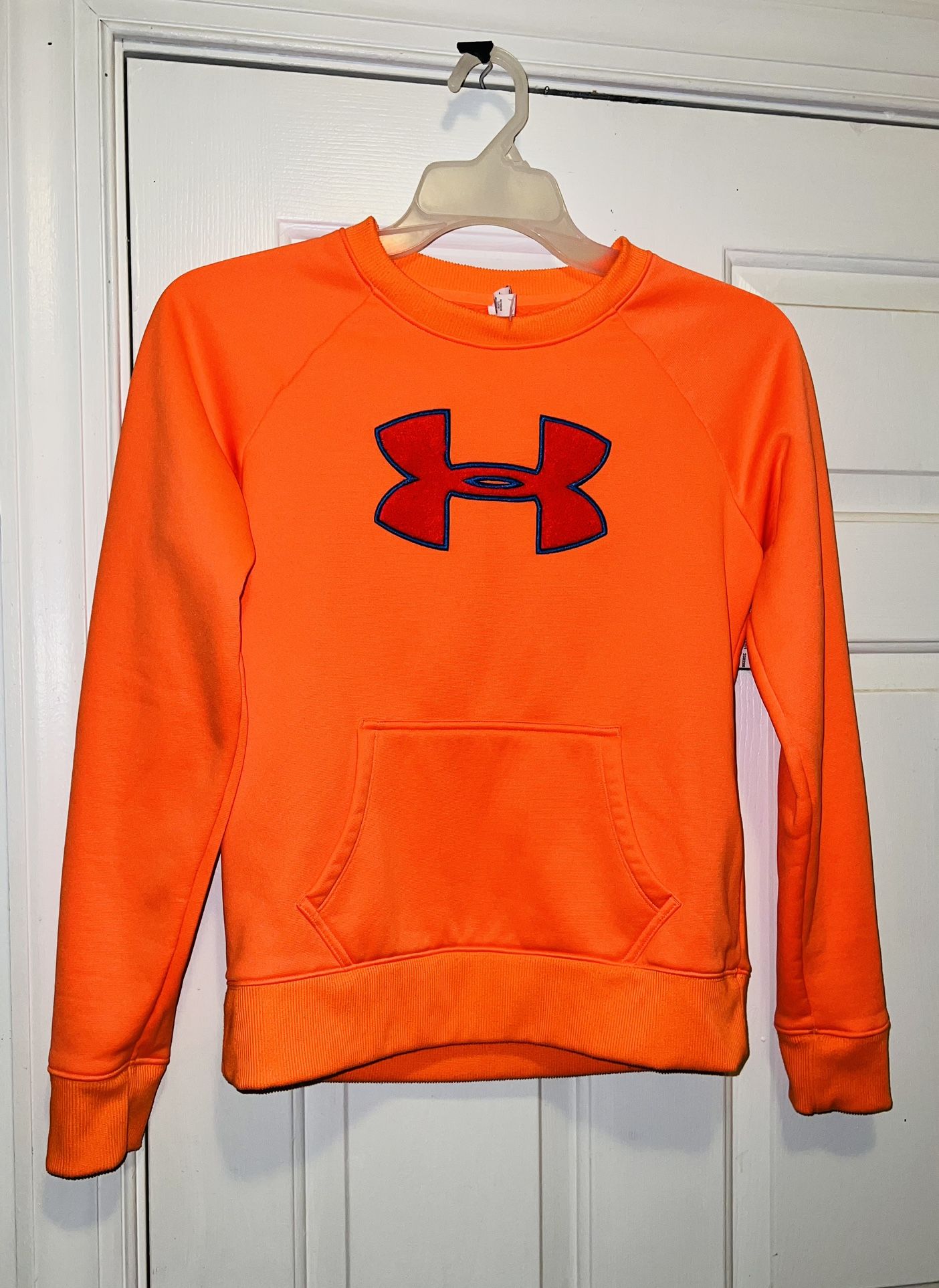 Very Good Women sweater Size (Medium ) Like New Only $35 For 2 Both