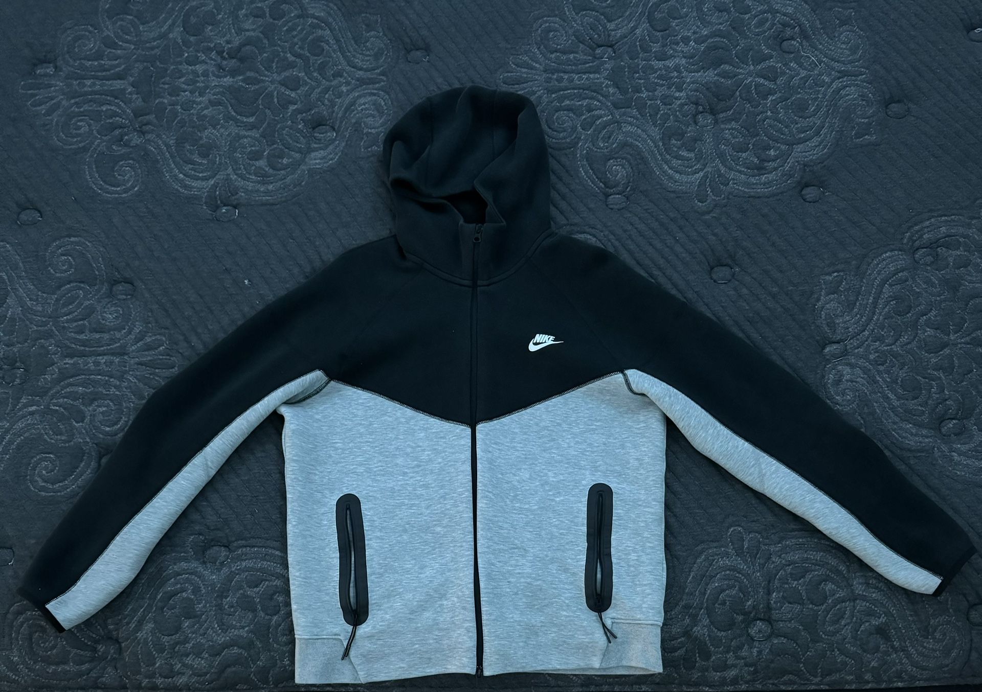 Grey/black |Nike tech fleece hoodie| Size:M In Men’s