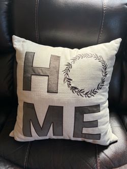 Set of 2 Throw Pillows