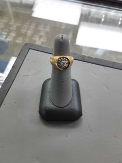 Yellow Gold 14k (.585) 8.1 grams Size 5.5