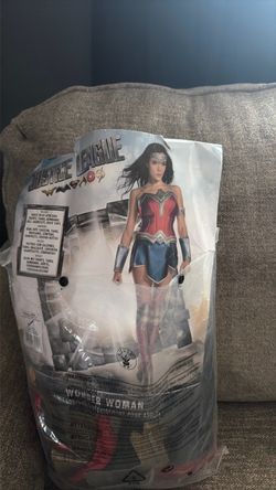 Sm Wonder Woman costume adult