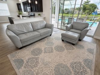 Baer’s leather couch set