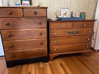 FREE.   2 dressers.  Free !