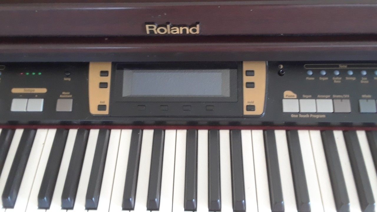 Roland KR3 Intelligent Digital Piano for Sale in Chino, CA OfferUp