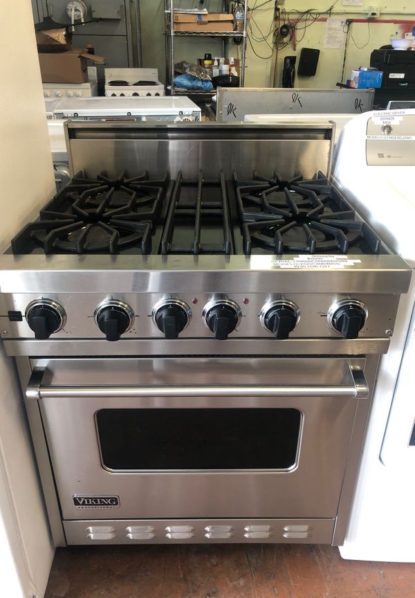 Viking 30” 4 Burner stainless steel gas stove for Sale in San Jose, CA