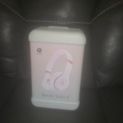Beats Solo 4