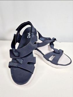 RIKA WOMEN'SANDALS SIZE 8 NEW