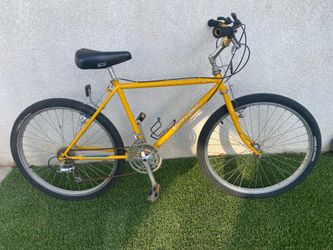 26in Vintage. Diamondback mountain bike $80