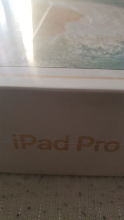 iPad pro 64gb 10.5 brand new