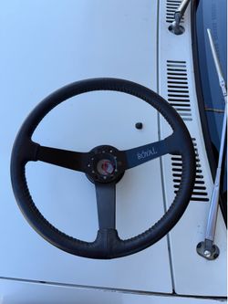 Grip Royal Steering Wheel w/ Adapter