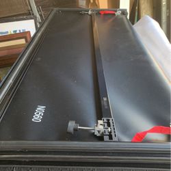 Tyger Trifold Truck Bed Cover 5’10”