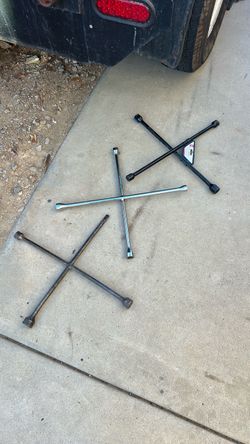 Lug wrench