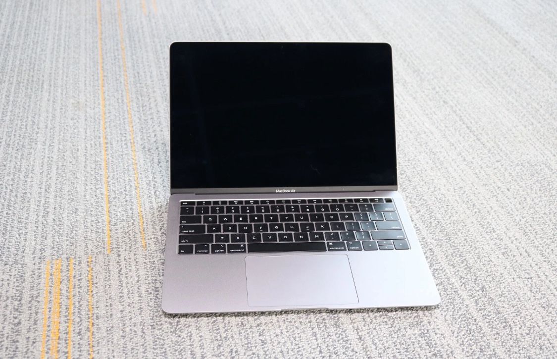 Apple MacBook Air A1(contact info removed) 13.3", i5 1.6GHz, 128GB SSD, 8GB DDR3 Laptop
