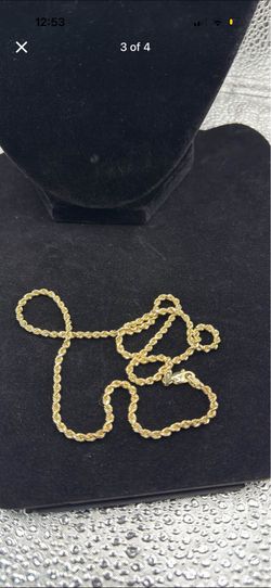Gold rope chain