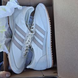 New Adidas SL 72 OG in the "Off White / Wonder Taupe"