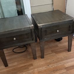 Signature Design By Ashley Todo Square Ends Tables 