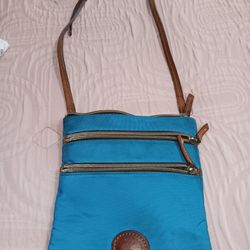 DOONEY AND BOURKE NYLON CROSSBODY