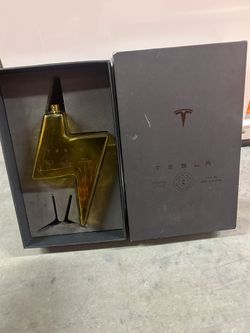 Tesla Empty Bottle Missing Cover 