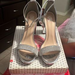 tacones Silver. 6 1/2