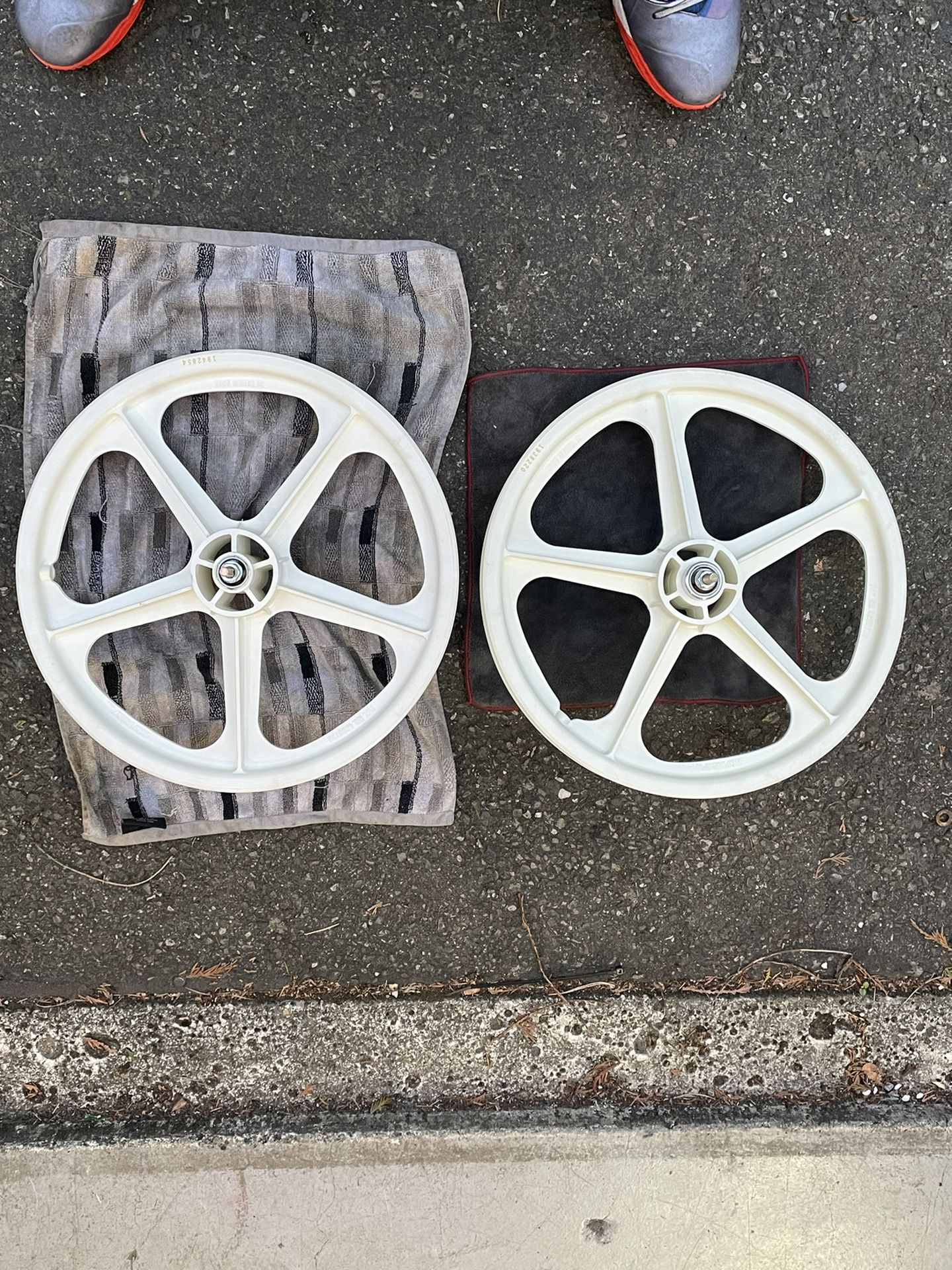 Original 1985 Skyway Mags NOS NEVER mounted