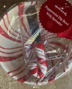 Christmas ceramic peppermint bowl with spreader. Brand: Hallmark.-New in wrapper