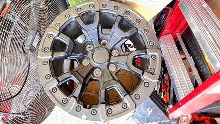 2024 Ford Raptor Rim 1 $250 OBO
