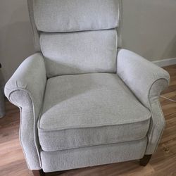 Recliner. Pushback