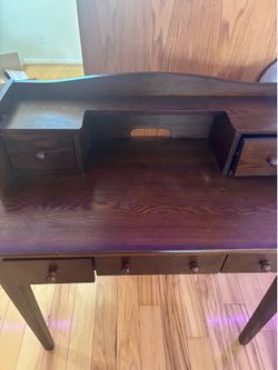 Free desk