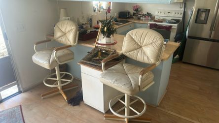 White Lounge Chairs