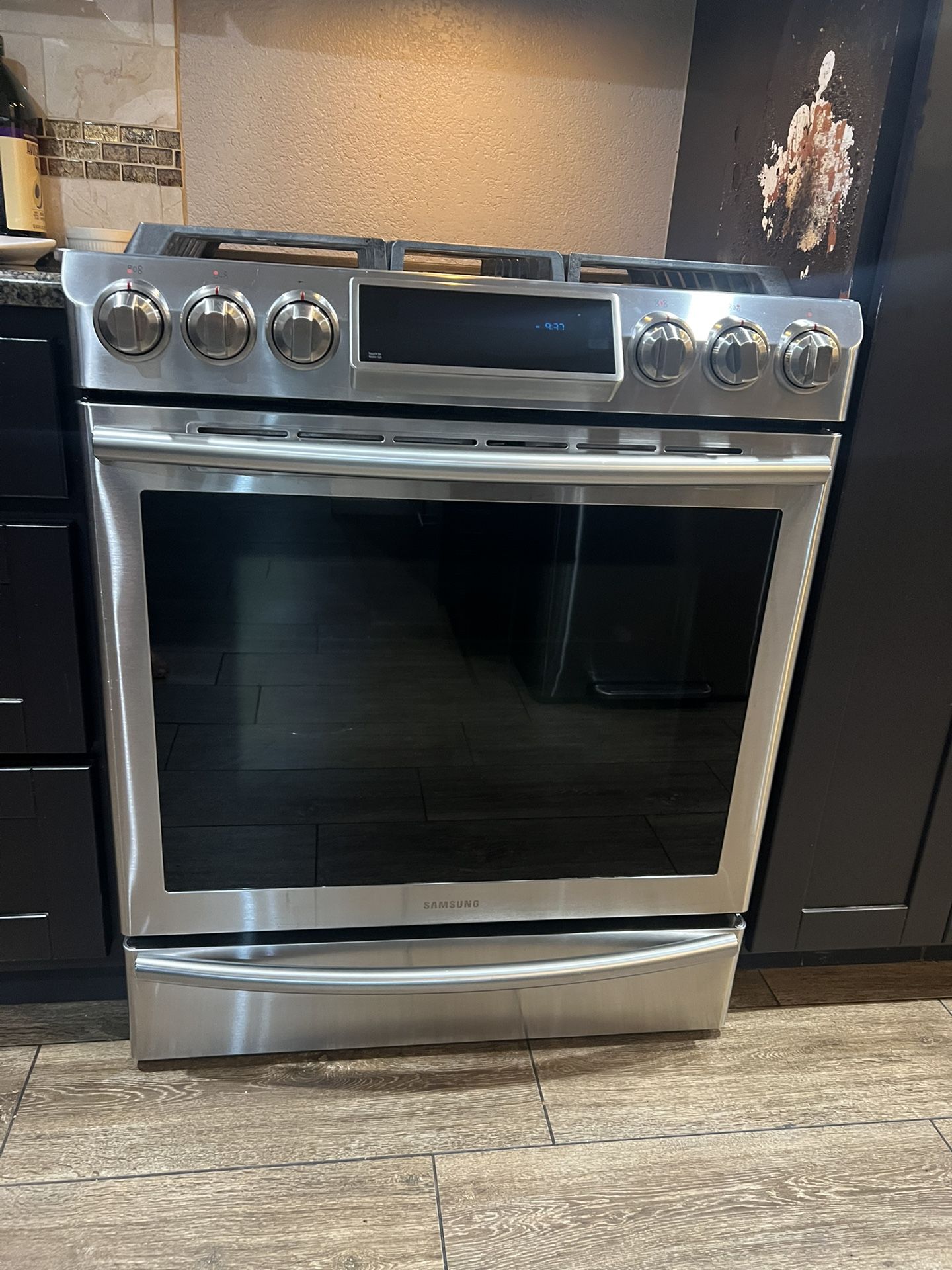 Samsung Stove And Microwave