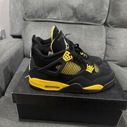 Jordan 4 Thunder size 11.5