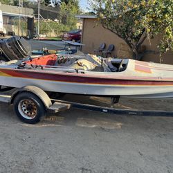 1986 Commander Boat