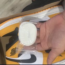 JORDAN 1 MID