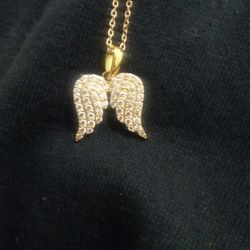Wings pendant 2ct 14k $40
