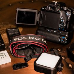 Canon T4i DSLR Bundle 