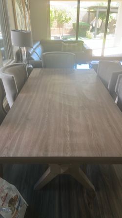 Dinning room table with 5 chairs