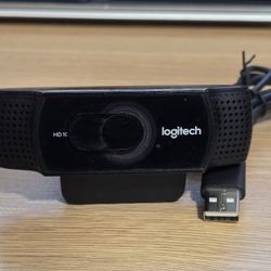 Logitech C922x Pro Stream webcam (read description)