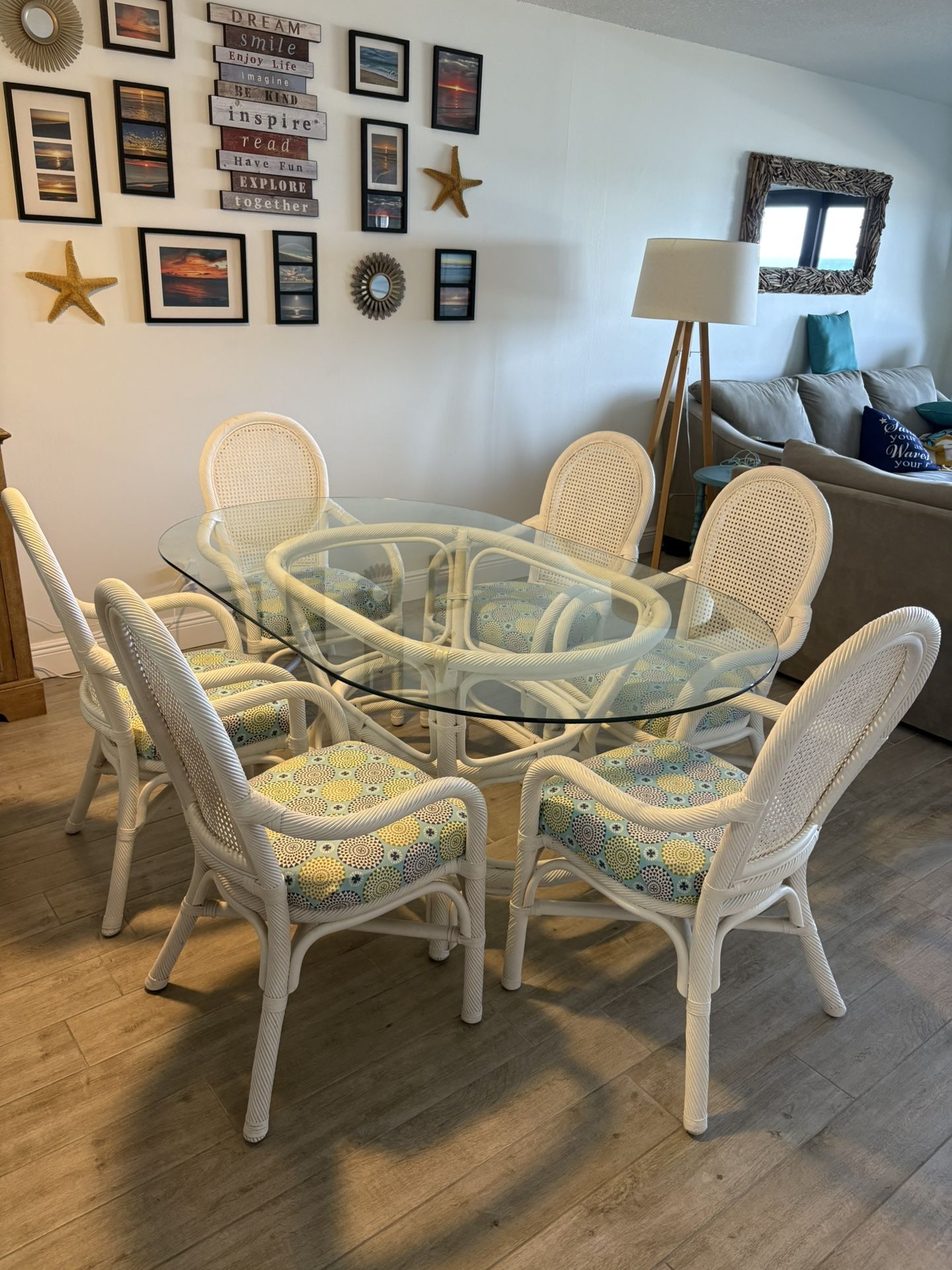 Wicker Dining Room Table And Chairs