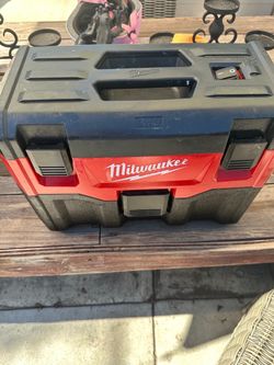 Milwaukee vacuum
