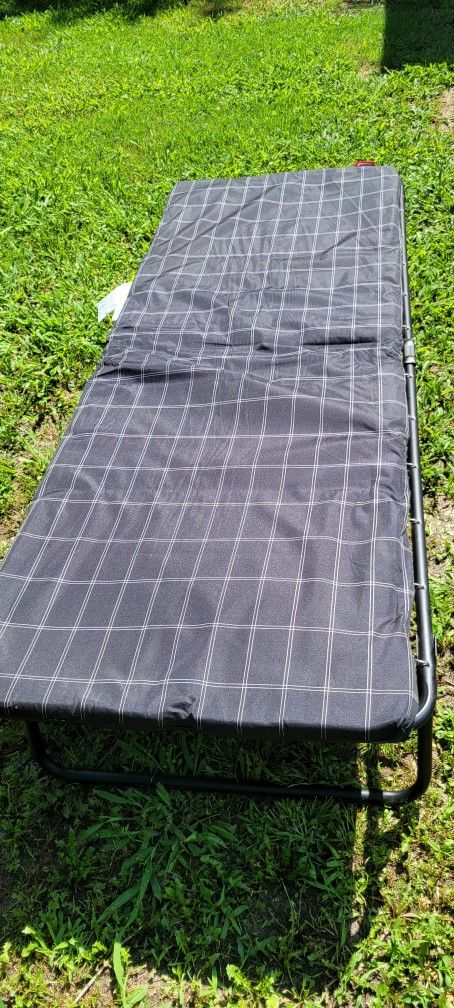 Colman Camping Cot With Maytress