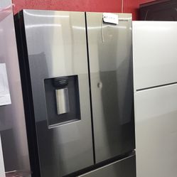 New Scratch And Dent Samsung 22 Cu Ft Stainless Steel French Door Fridge. 1 year Warranty 